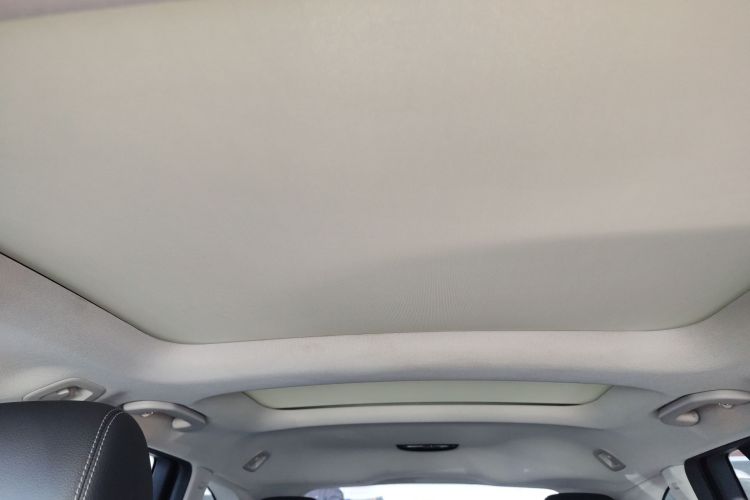 奔驰C级(进口) 2018款 C 200 旅行轿车中控内饰22