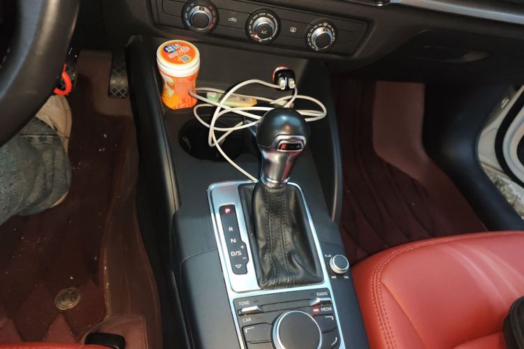 奥迪A3 2016款 Sportback 35 TFSI 进取型中控内饰18