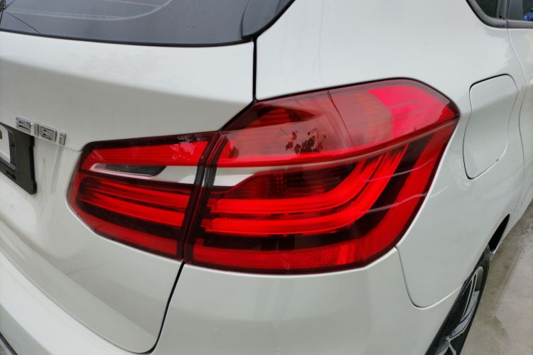 宝马2系旅行车 2016款 218i 运动设计套装车身外观6006