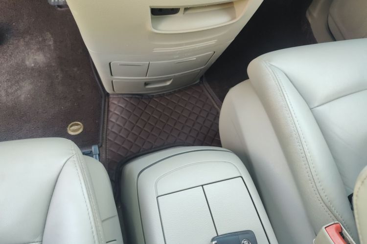 别克GL8 2018款 28T 豪华型 国VI中控内饰18