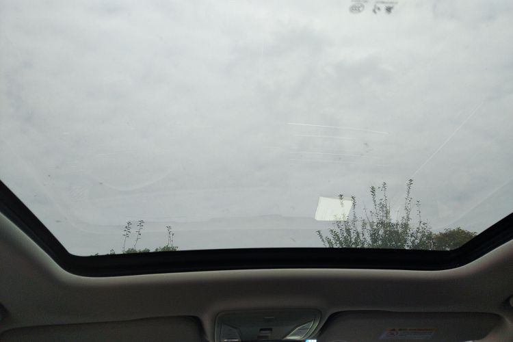 红旗HS5 2022款 改款 2.0T 智联旗享版中控内饰22