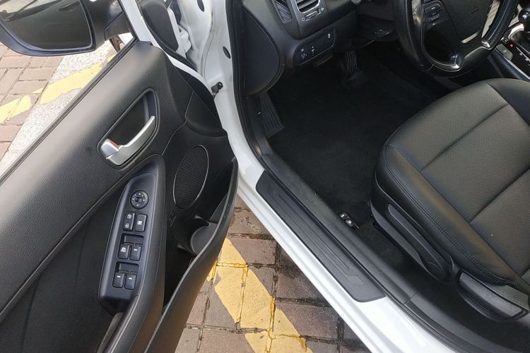 起亚K3 2016款 1.6L 自动GLS中控内饰20