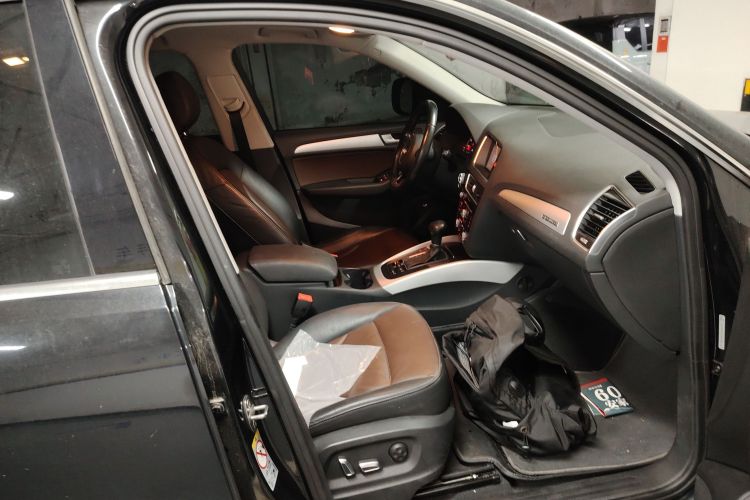 奥迪Q5 2016款 40 TFSI 技术型局部细节41