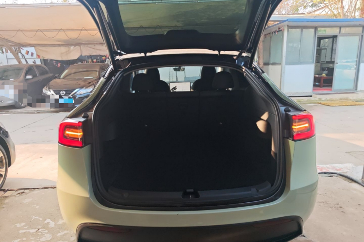 特斯拉 Model Y 2024款 后轮驱动版机舱底盘23
