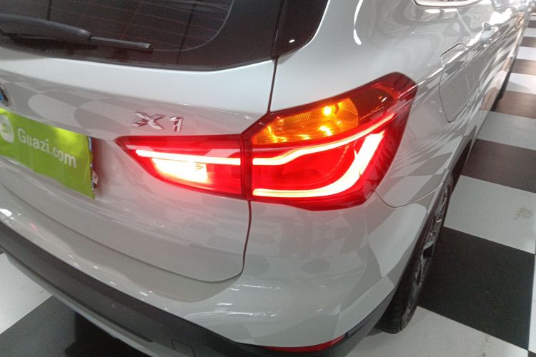 宝马X1 2016款 sDrive20Li 豪华型车身外观9