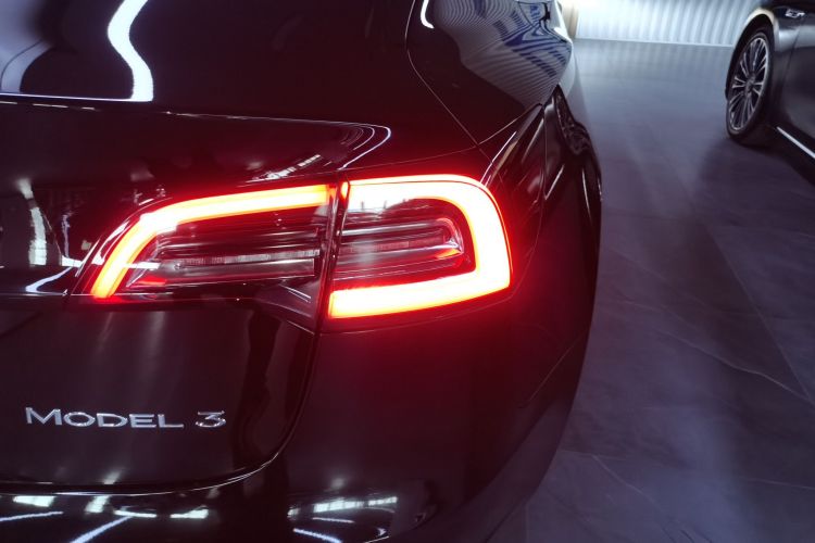 特斯拉 Model 3 2020款 改款 标准续航后驱升级版车身外观9