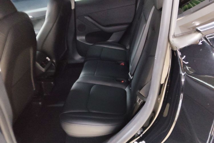 特斯拉 Model Y 2023款 后轮驱动版中控内饰7004