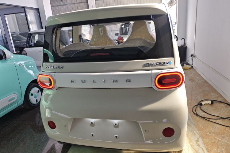 五菱汽车 宏光MINIEV 2024款 第三代 215km 青春版车身外观6004