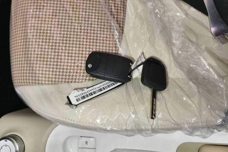 五菱汽车 宏光MINIEV 2024款 第三代 215km 青春版中控内饰11