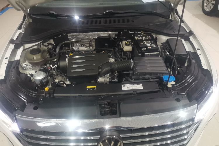 大众 朗逸 2023款 改款 1.5L 自动得逸版机舱底盘24