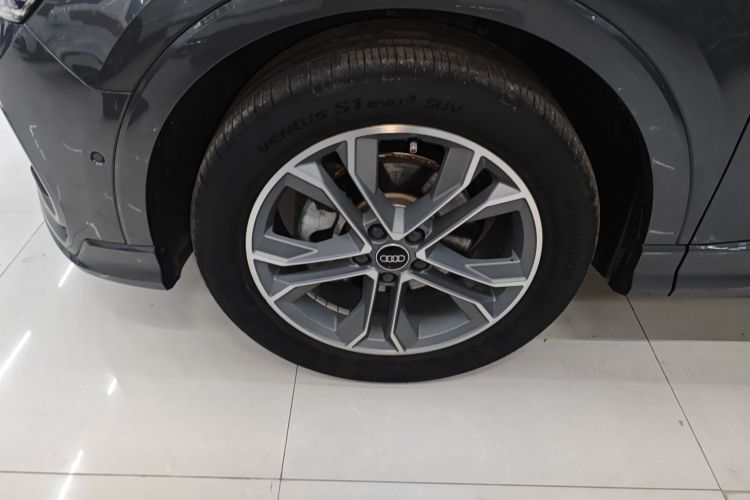 奥迪Q3 2024款 40 TFSI 时尚动感型车身外观6007