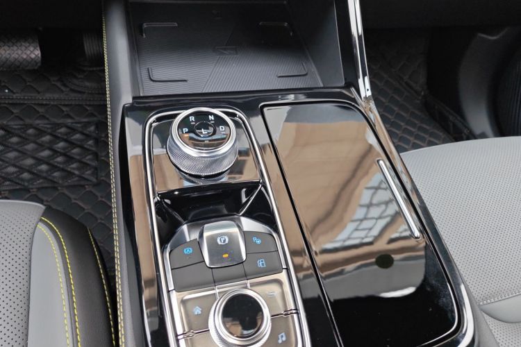 福特 领睿新能源 2025款 尊领型PLUS中控内饰18