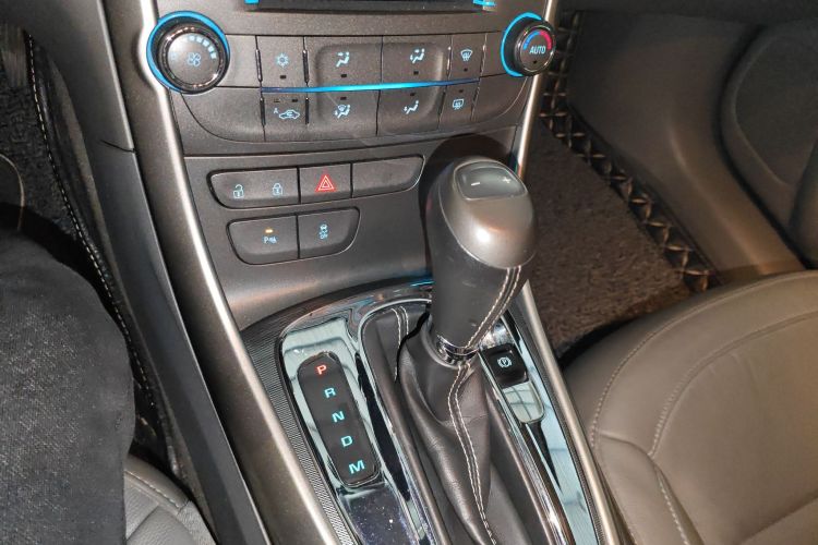 雪佛兰 迈锐宝 2014款 2.0L 自动豪华版中控内饰18