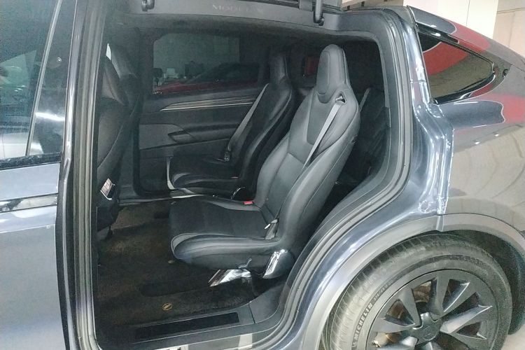 特斯拉 Model X 2023款 双电机全轮驱动版中控内饰7004