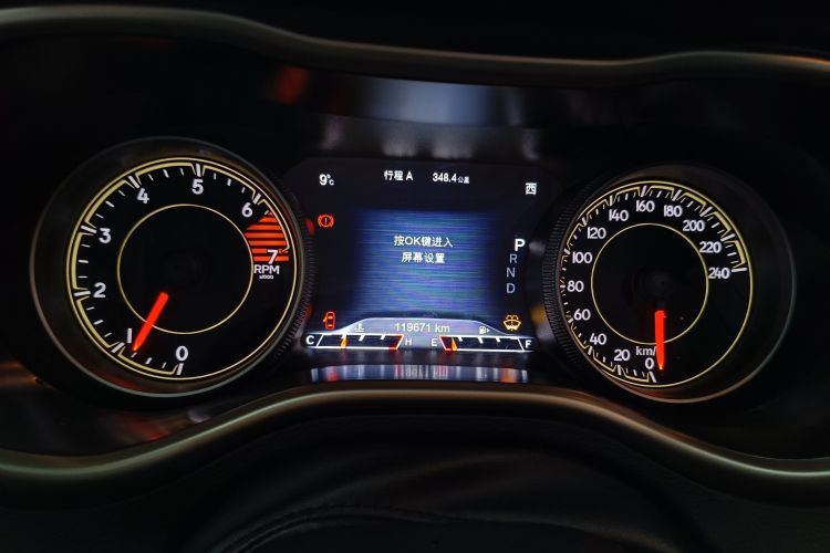 Jeep 自由光 2016款 2.0L 优越版局部细节14