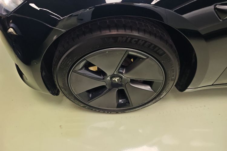 特斯拉 Model 3 2022款 后轮驱动版车身外观35