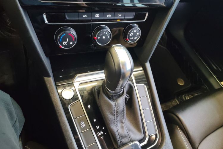 大众 迈腾 2020款 280TSI DSG 舒适型中控内饰18