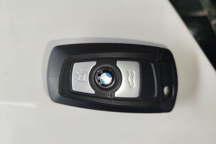 宝马3系 2015款 316i 进取型中控内饰7001