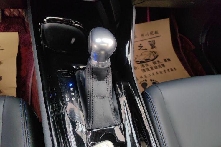 丰田C-HR 2021款 2.0L 豪华版中控内饰18