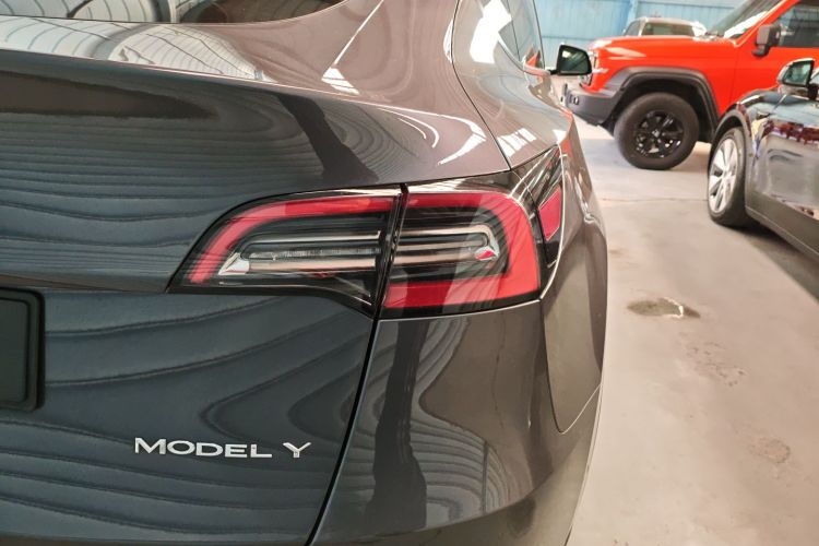 特斯拉 Model Y 2021款 长续航全轮驱动版车身外观6006