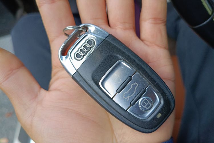 奥迪Q5 2013款 40 TFSI 进取型中控内饰7001