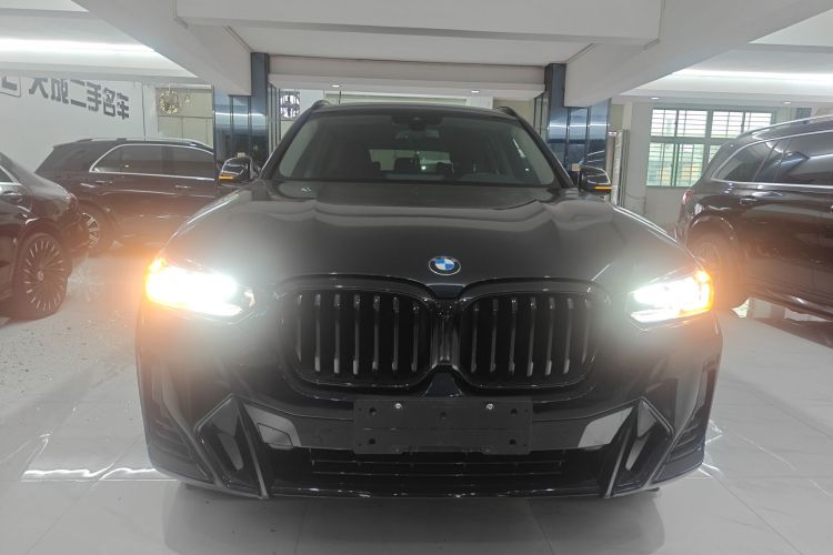 宝马X3 2022款 xDrive30i 领先型 M曜夜套装车身外观2