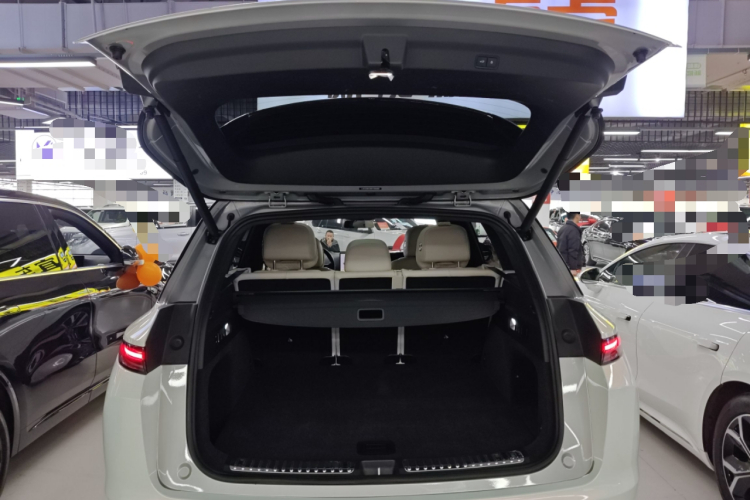 理想汽车 理想L7 2023款 Air机舱底盘23