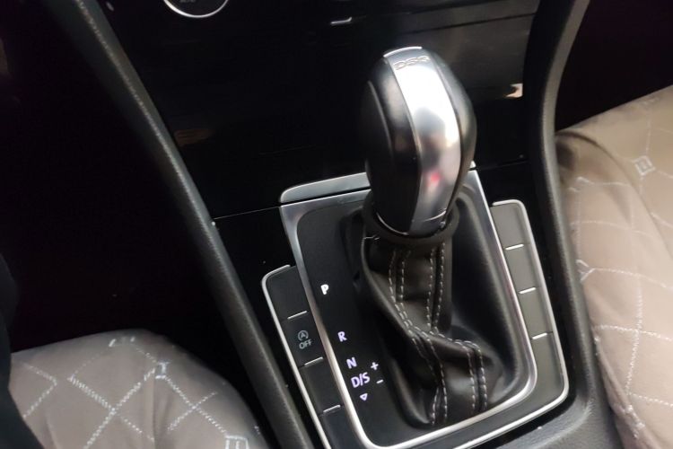 大众 高尔夫 2017款 280TSI 自动R-Line百万辆纪念版中控内饰18