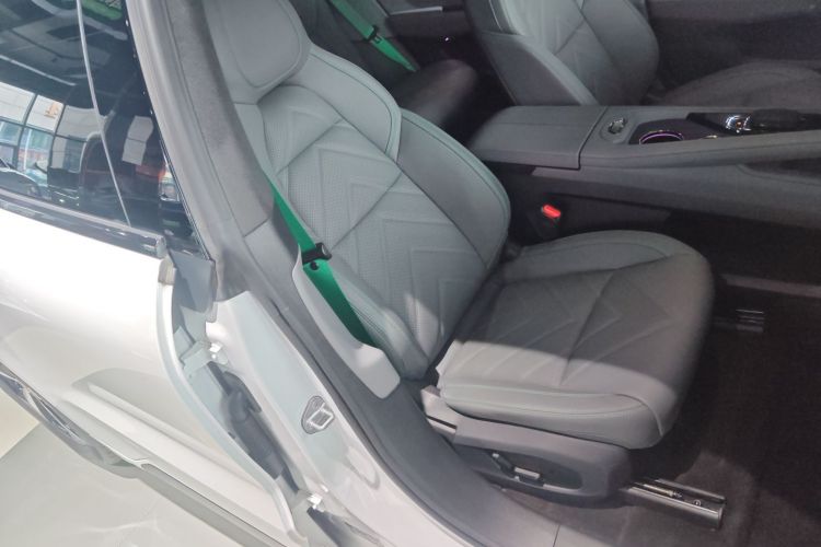 极氪001 2023款 WE版 86kWh局部细节41