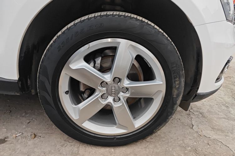 奥迪Q5 2016款 40 TFSI 技术型车身外观10