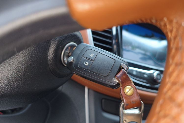 雪佛兰 创酷 2018款 330T 自动两驱精英型中控内饰11