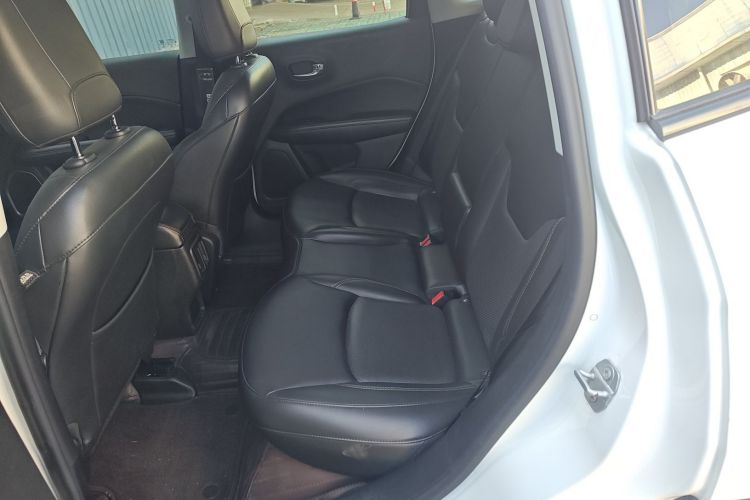 Jeep 指南者 2017款 200T 自动臻享版中控内饰21