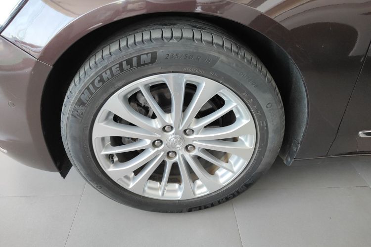 别克 君越 2018款 28T 精英型车身外观35