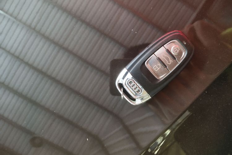 奥迪A4L 2015款 35 TFSI 自动标准型中控内饰11