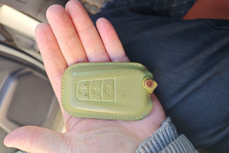 丰田 皇冠陆放 2021款 2.5L HEV四驱尊贵版中控内饰11