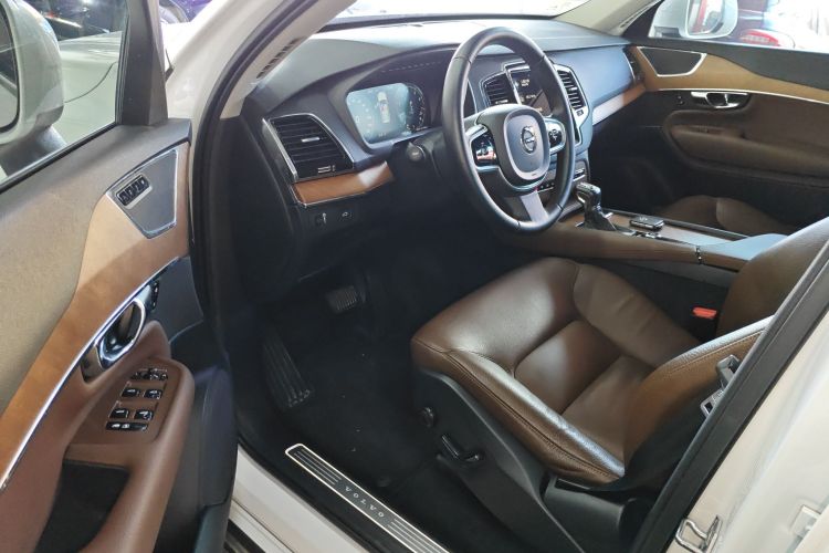 沃尔沃XC90 2020款 改款 T6 智逸豪华版 7座中控内饰7003