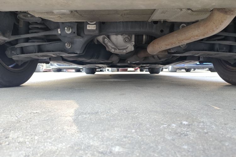 宝马3系 2015款 320Li 时尚型局部细节9009