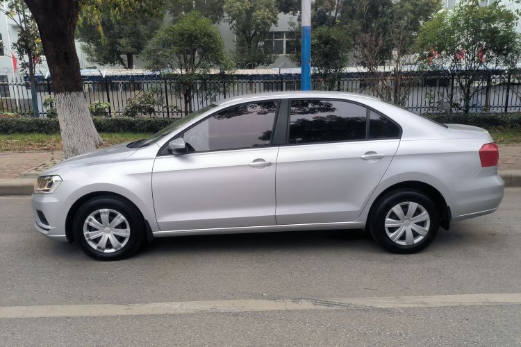 大众 捷达 2017款 1.5L 手动时尚型车身外观4