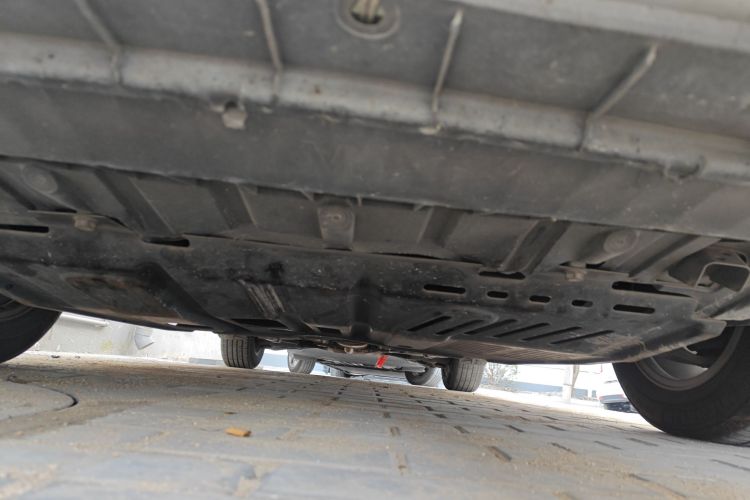 日产 天籁 2014款 2.0L XL Upper科技版局部细节9008