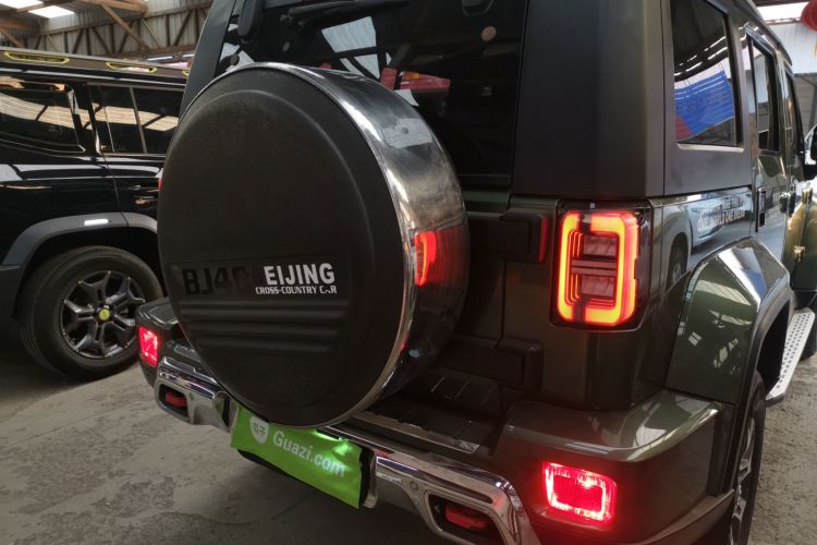 北京BJ40 2018款 PLUS 2.3T 自动四驱旗舰版 国V车身外观6