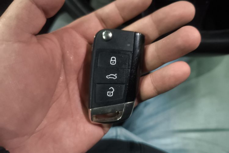 大众 帕萨特 2017款 330TSI DSG尊荣版中控内饰7001