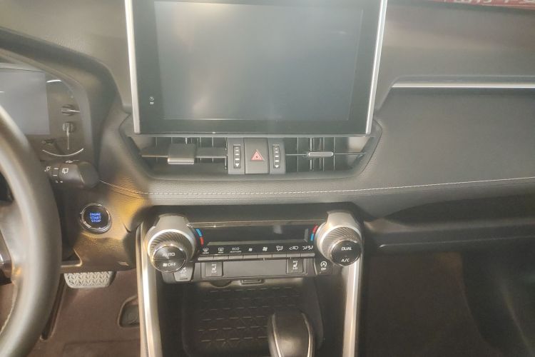 丰田 RAV4荣放 2022款 2.0L CVT两驱风尚Plus版中控内饰16