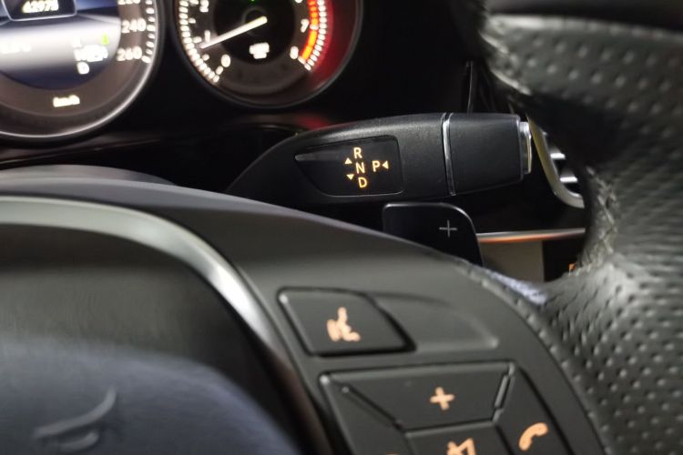 奔驰E级 2014款 E 260 L 运动型中控内饰18