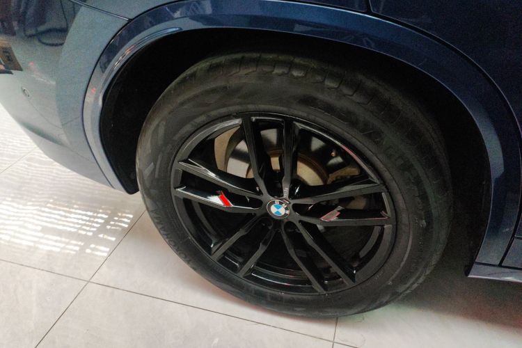 宝马X3 2018款 xDrive30i 领先型 M运动套装 国V车身外观6008