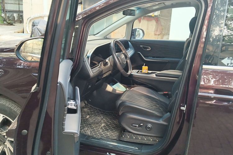 上汽大通MAXUS 大通G90 2022款 2.0T 星际七座版中控内饰20