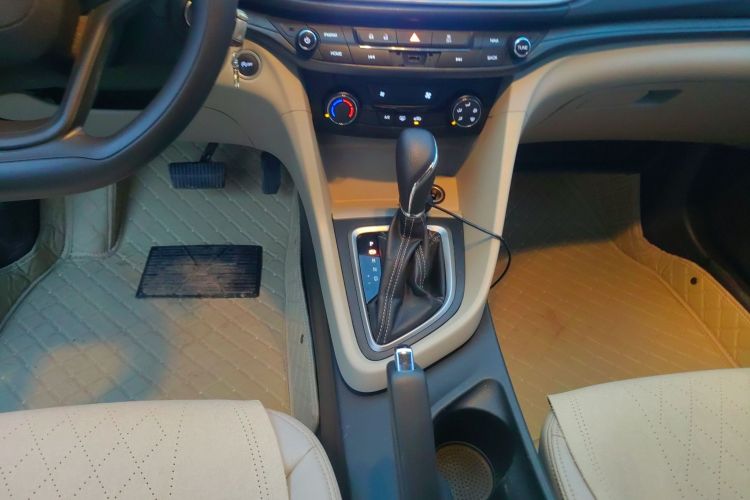 别克 英朗 2016款 15N 自动进取型中控内饰18