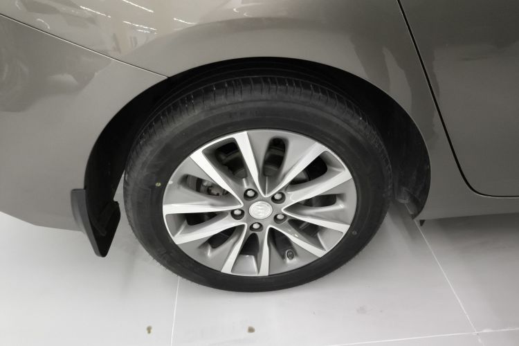 别克GL6 2021款 323T 轻混动互联豪华型车身外观6008