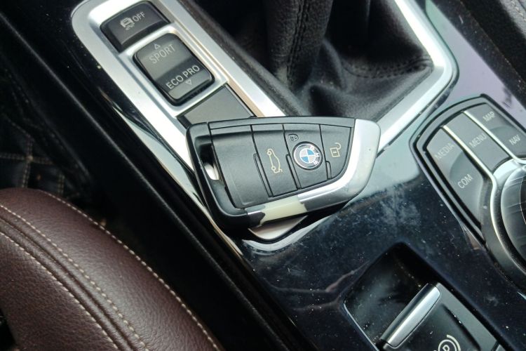 宝马1系 2019款 118i M运动套装中控内饰11