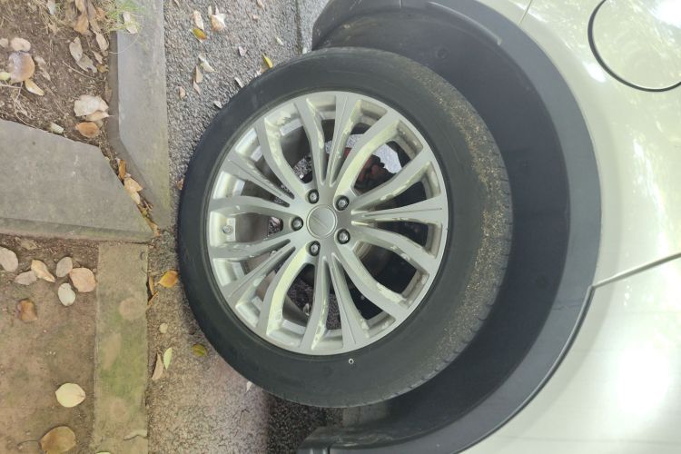 陆风X7 2016款 2.0T 全景尊贵版车身外观6008