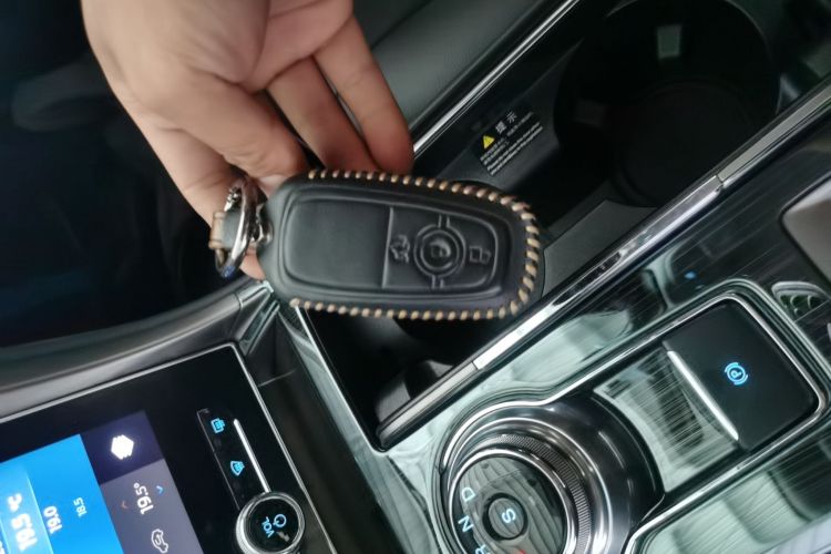 福特 蒙迪欧 2020款 EcoBoost 180 时尚型中控内饰11